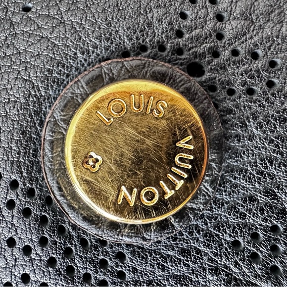 Louis Vuitton Mahina Cirrus PM Hobo Black Leather Gold Hardware AR0161 Authentic - Picture 13 of 17